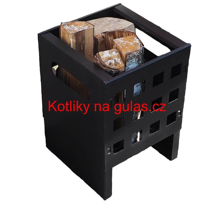 Stojan na odkládání dřeva