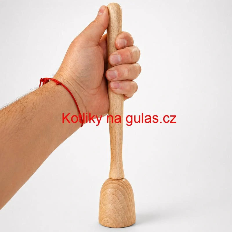 Dřevěný drtič na brambory a zeleninu 30 cm