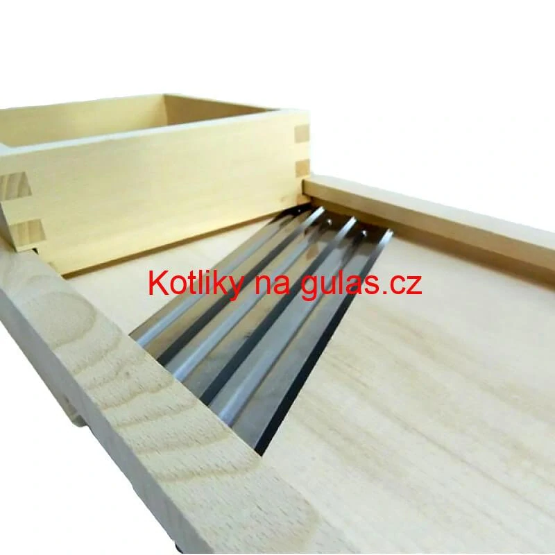 Ruční dřevěný kráječ zelí 3 nože 66 x 24 cm (střední)