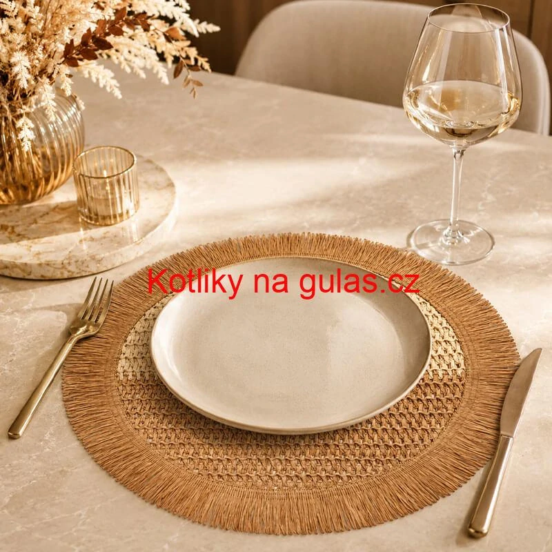 Kulatá přírodní podložka pod talíř se třásněmi 37 cm